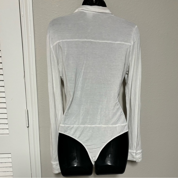 Venus White Collared Bodysuit - Picture 2 of 3